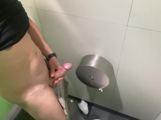 Hot Sexy Guy Got_Almost Caught Cumming In Public Gym ( LOT OF PEOPLE)