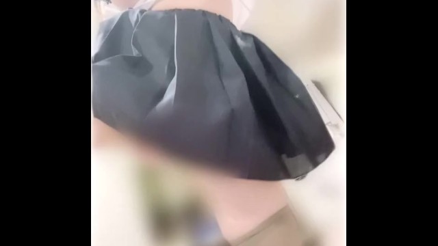 制服JKのパイパンオナニー　スカート中からのエロ絶景