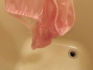 Piss-covered Pink Panties 小便ぶっかけ後のピンクのパンティー