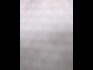 我一边呻吟一边被捣毁