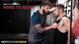 NextDoorStudios - Nerveuze Dante Colle bekent zijn Love aan Crush