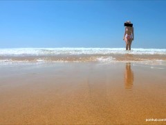 Video Risky public sex on the beach