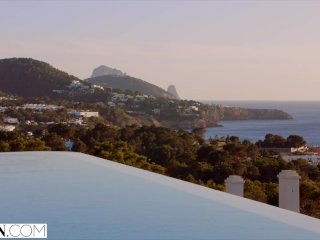 VIXEN Troublemakers Ella & Christian seduce goodgirl Honour screenshot number 0