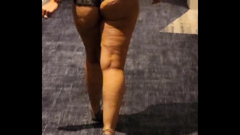 Candid BIG Booty 