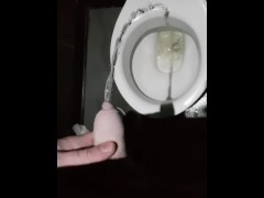 Pissing all over a Public Toilet 💦