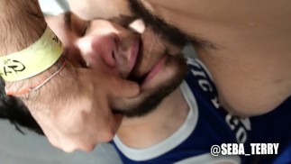 Su amigo hetero quiere verga
