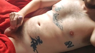 МЕДВЕДЬ ИГРАЕТ И КОНЧАЕТ С НЕОБРЕЗАННЫМ ЧЛЕНОМ