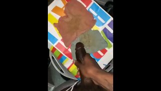 Сломать орех в шкафу