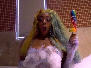 Big Man Gets his Dick sucked by Ladii Rose
