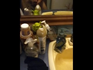 oiled up my cock for a quick cumshot