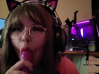 Gamer Girl Vous Fait Une Pipe
