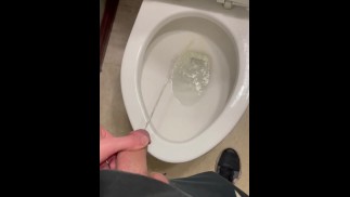 工作中的小便