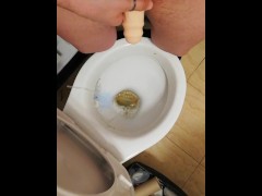 Ftm trans boy pissing all over his hand
