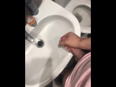 College guy jerking off and cum in dormitory toilet 