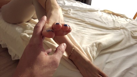 He gave Me a Foot Massage after Workout and I gave Him Amazing Footjob and Toejob