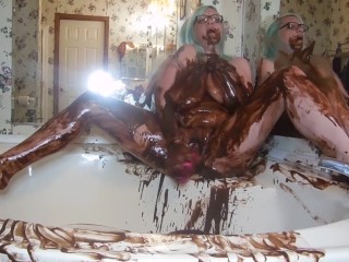 Chocolate Bedekte Sexy Milf!