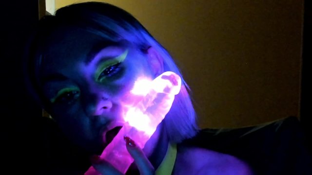 Watch Bondage Video:LED DILDO DEEPTHROAT! ??? a lot of drooling in the video ! ⚠️