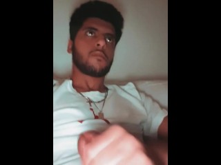 ДЕВЯТНАДЦАТИЛЕТНИЙ ПАРЕНЬ ПРОСТО ВЕСЕЛИТСЯ 😜