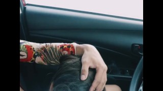 Cogida culona perfecta en el asiento delantero- Sexo en el coche en la vía pública | Cumming2Ph
