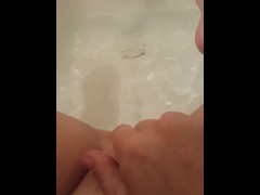 Bathtub fun - Screenshot 6 of 16 - Masturbation