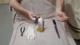 如何制作和使用男性自慰器。手工肛门。人工阴道。射在里面！