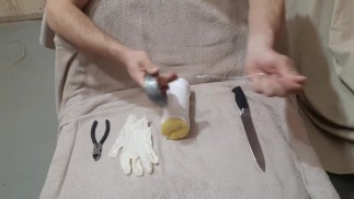 如何制作和使用男性自慰器。手工肛门。人工阴道。射在里面！