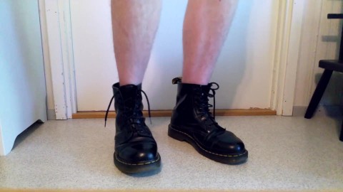 Shoe Fetish: Take off Dr Martens and cum on boots