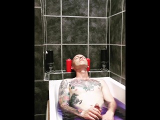 Bath Solo Moaning and Cumming Hard