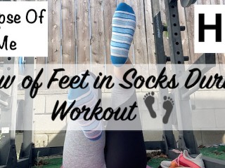 Ansicht Der Füße in Socken Während Des Trainings - GlimpseOfMe