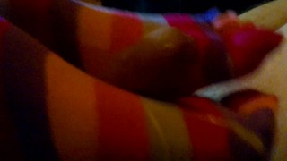 Skittles color rayado del dedo del pie trabajo que requiere una explosión orgásmica blanca!