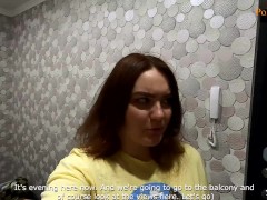 Девушка делает минет на публичном балконе, а потом гуляет со спермой на лице - Screenshot 1 of 16 - Instagram