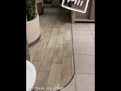 【オナニー記録】ショッピングセンターのトイレでクリにウォッシュレットを当てて_大手メーカー勤務OL - Screenshot 2 of 16 - Japanese Public