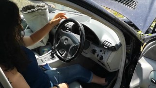 8 个月后启动一辆 Abandended 汽车 观看黄蜂队