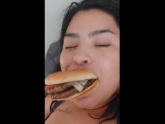 Ari's Burger bite