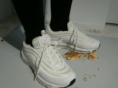 Crush the pan with dirty NIKE Airmax97🙏