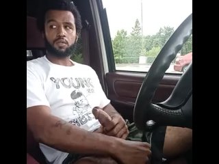 Sneaking beatin dick in parkin lot