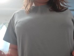 外が猛暑の中クーラーの効いた部屋でおっぱいマッサージ - Screenshot 1 of 16 - Japanese