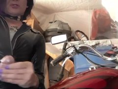 She rides and creams again