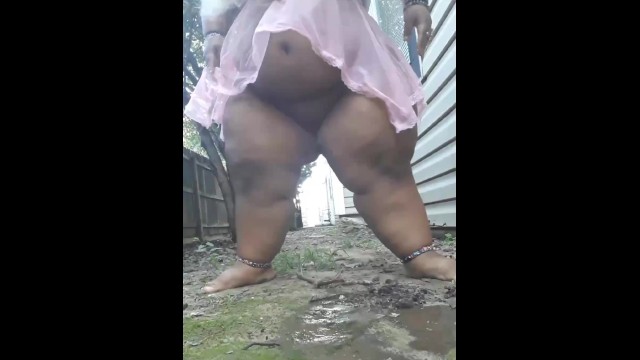 Curvey Midget Pissing Pussy Breanne Williams
