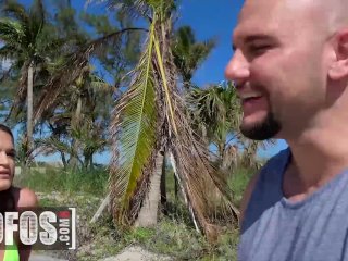 Mofos - Kendra Heart Got Ditched By Her Bf & Jmac Helps Her With Some Cash In Exchange For Her Pussy screenshot number 1