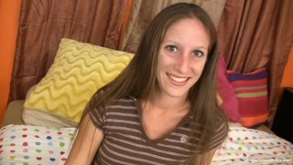 Спиннер-любитель дрочит руками, а затем трахается