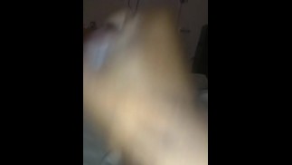 FreaksBestFriend смотрит порно и гладит