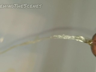 漏水的鸡巴 - （小便乐趣）
