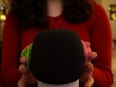 • Microphone Brushing • - Screenshot 4 of 16 - Brunette