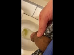 【個人撮影・喘ぎ声あり】　変態素人医学生　おしっこ動画まとめ①　日本人　デカチン　手コキ - Screenshot 14 of 16 - Amateur