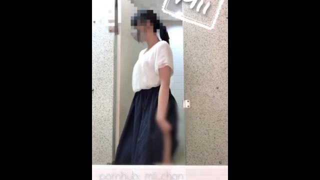 【オナニー公開】公衆トイレでの野外露出で興奮する変態OL Hentai Japanese Girl Exposes Masturbation in a Public Toilet