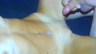 Мой муж лизнул мою киску и кончил мне на живот