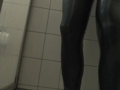 Get in zipperless Neckentry Catsuit under shower - Screenshot 15 of 16 - Vacbed