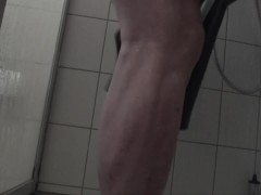Get in zipperless Neckentry Catsuit under shower - Screenshot 4 of 16 - Latex