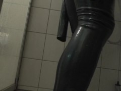 Get in zipperless Neckentry Catsuit under shower - Screenshot 9 of 16 - Latex
